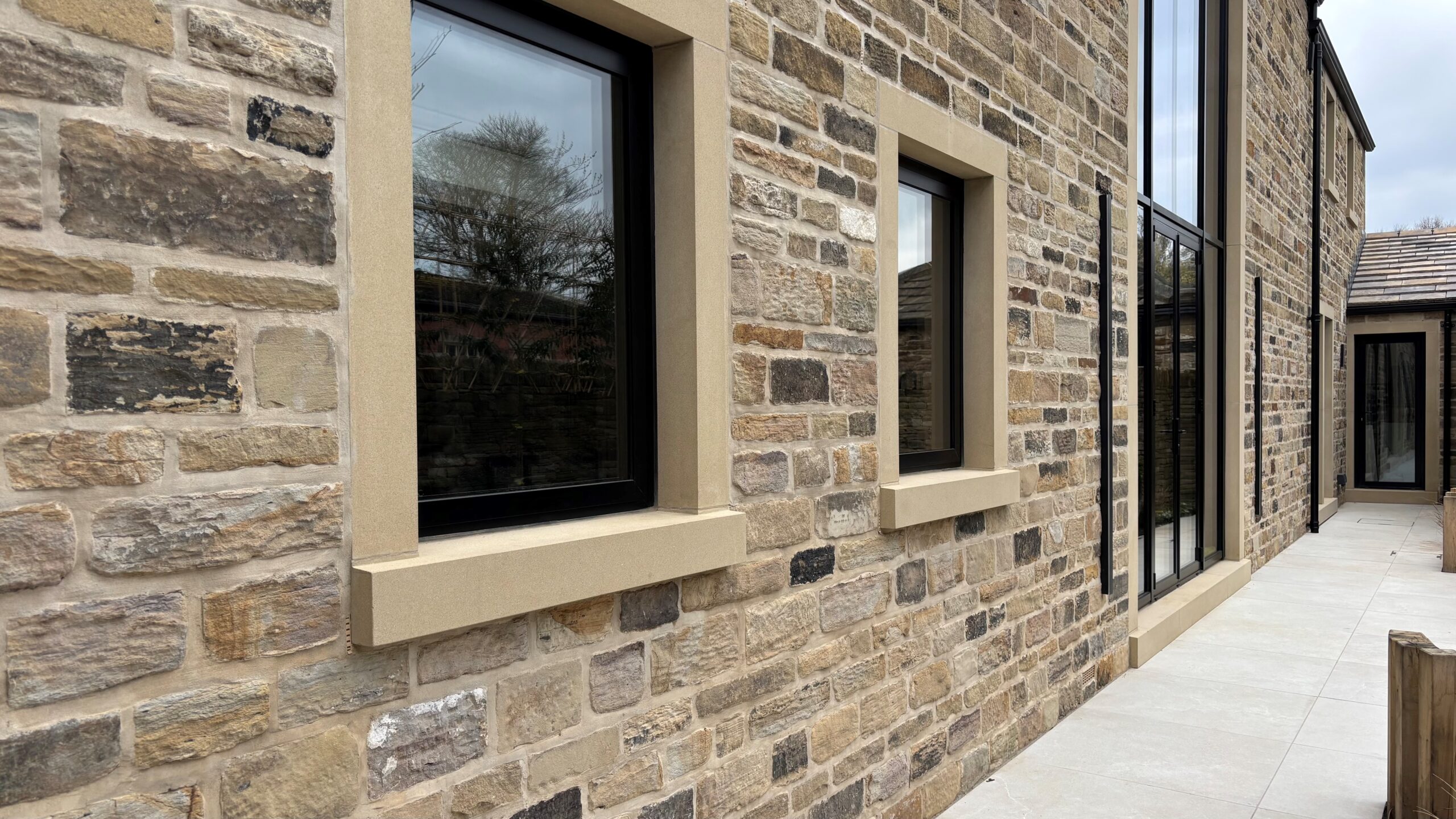 Walling and masonry window surrounds - heads, cills and Jambs